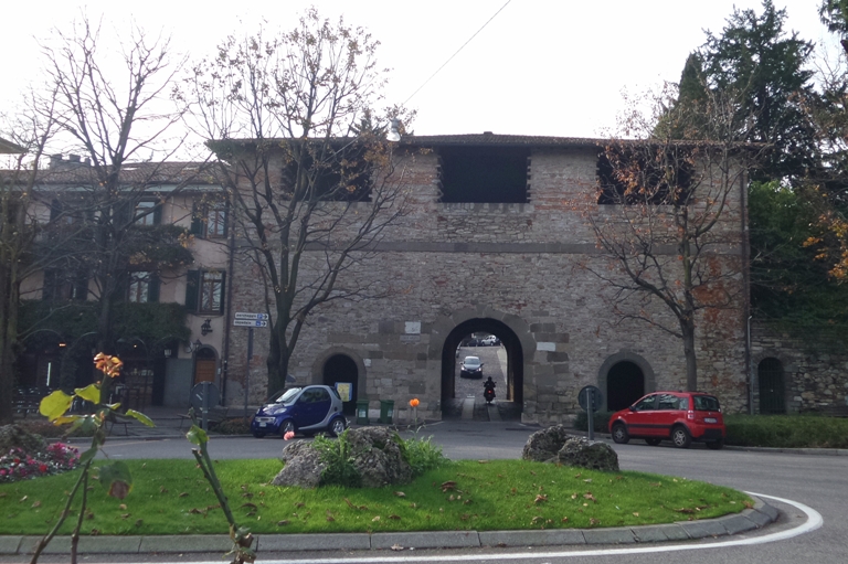 достопримечательности Бергамо, крепостные ворота Бергамо, что посмотреть в Бергамо