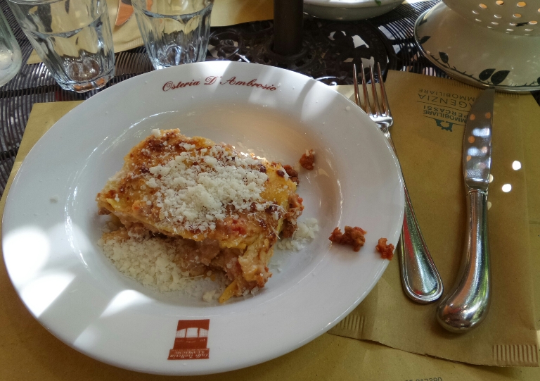 где поесть в Бергамо, где покушать в Бергамо, где недорого поесть в Бергамо, лазанья Бергамо